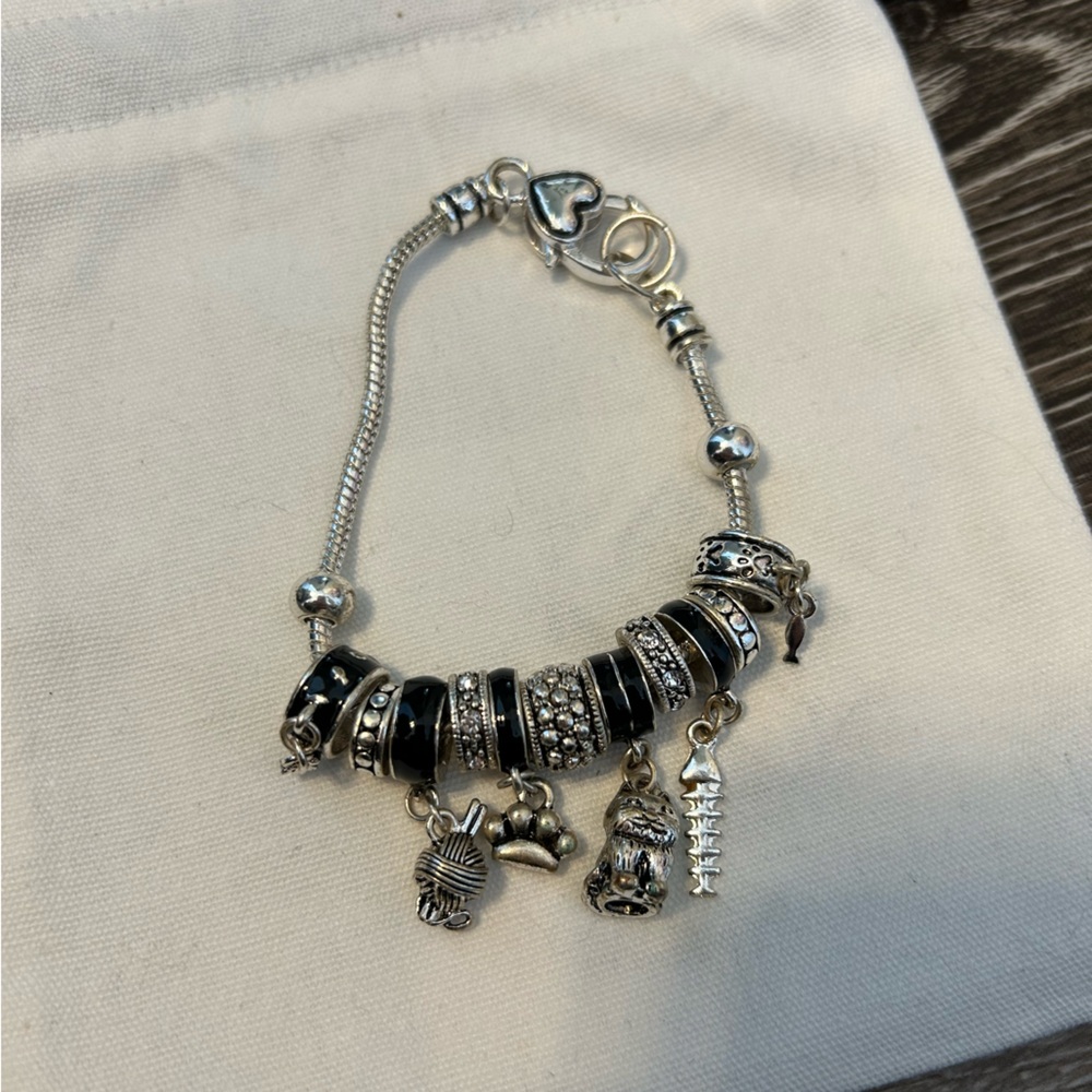 Cute cat charm bracelet with adjustable decorative clasp